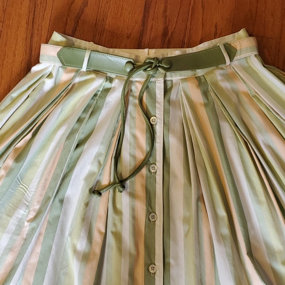 Belted Vintage Pleated Skirt - Picture 3 of 3